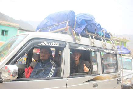 यात्रामा कल्चरल फिल्ड सुपरभाइजरका साथ हामी बिद्यार्थी